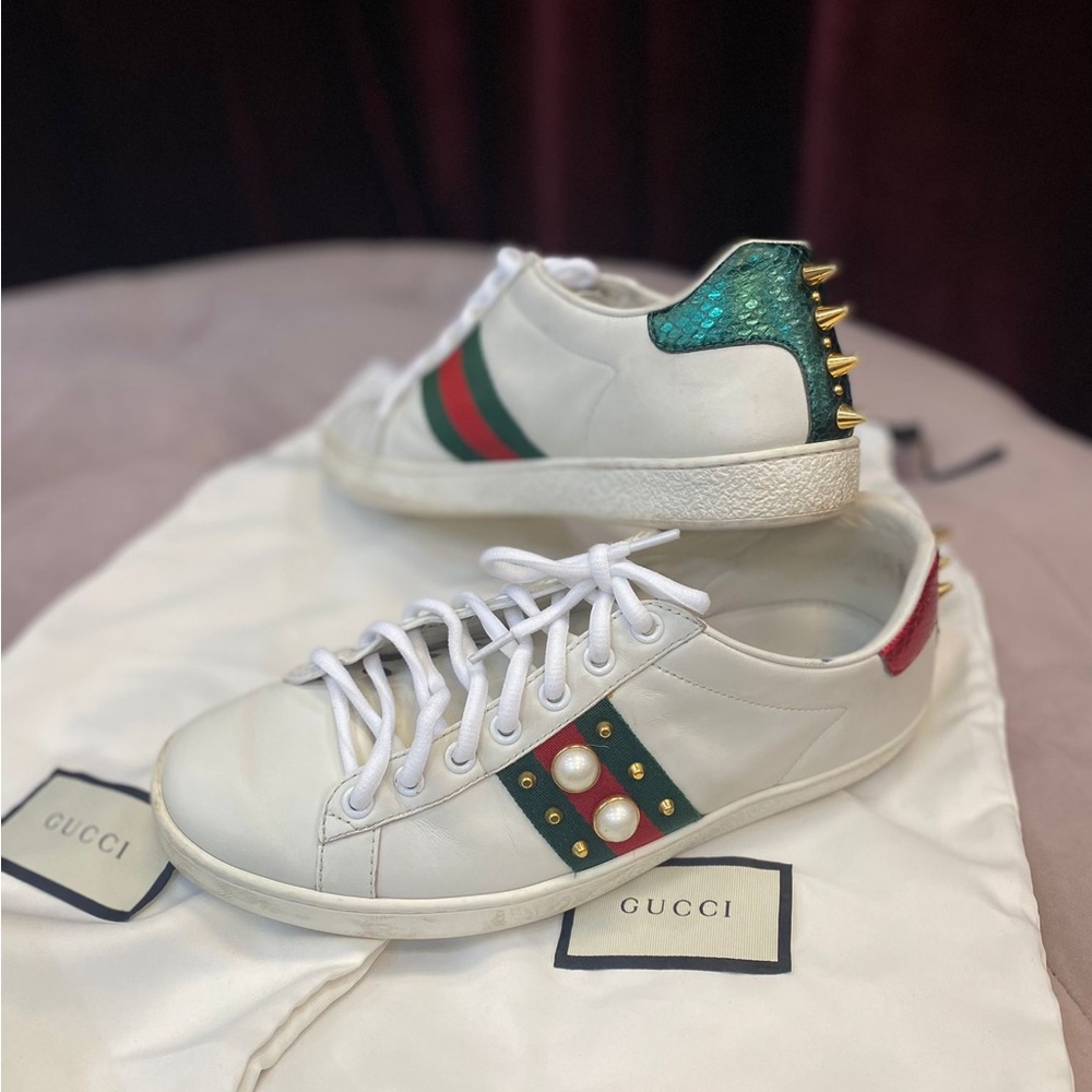 Sneakers